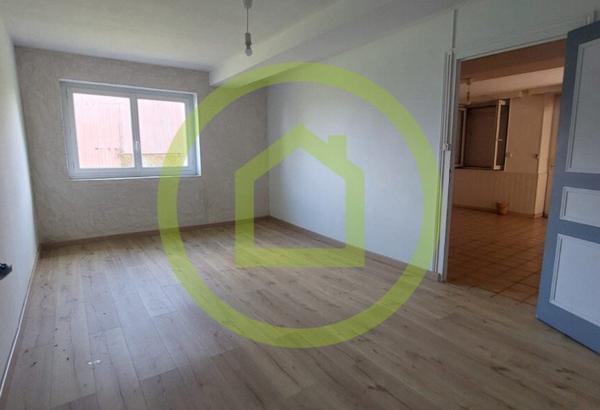 Maison et dépendances à MAULEON (79700)