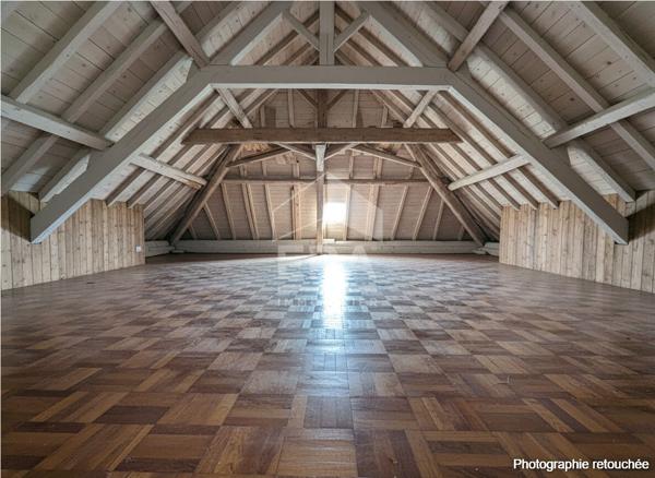 À vendre : Corps de ferme à rénover - Un joyau en pierre à fort potentiel