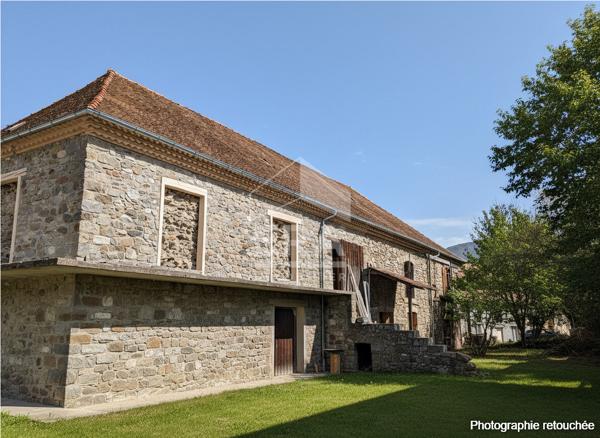 À vendre : Corps de ferme à rénover - Un joyau en pierre à fort potentiel