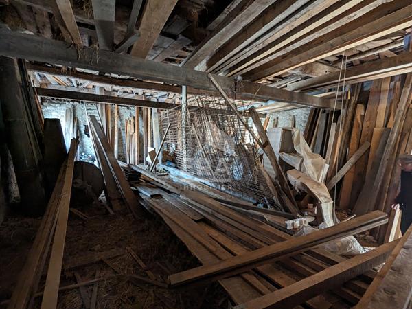 À vendre : Corps de ferme à rénover - Un joyau en pierre à fort potentiel