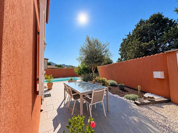 La Crau Maison non mitoyenne avec piscine, 4 chambres, garage et 3 parkings