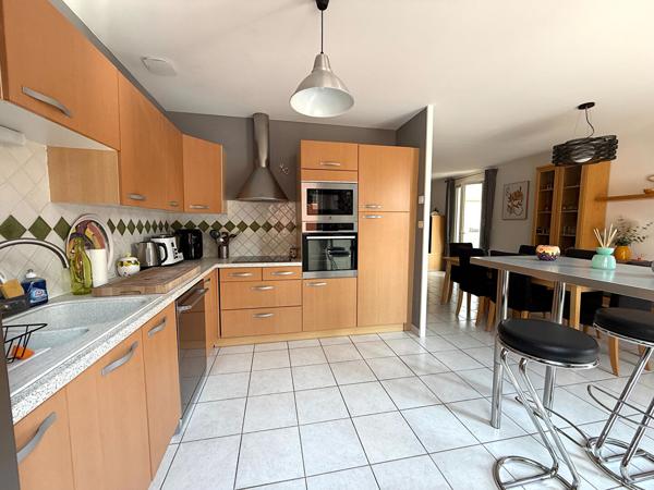 La Crau Maison non mitoyenne avec piscine, 4 chambres, garage et 3 parkings