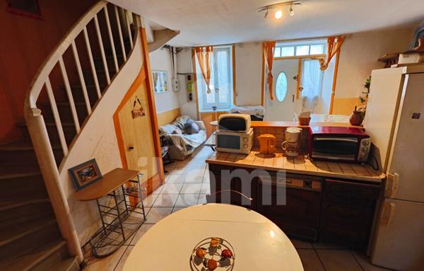 Maison de village avec 3 chambres à réhabiliter