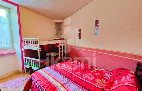 Maison de village avec 3 chambres à réhabiliter