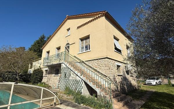 Maison à vendre    4 pièces •  Joyeuse