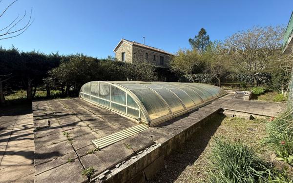 Maison à vendre    4 pièces •  Joyeuse