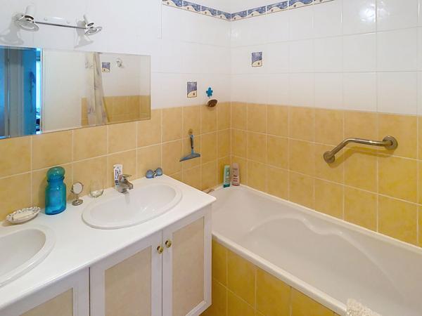 Plain-pied lumineux à deux pas des commodités