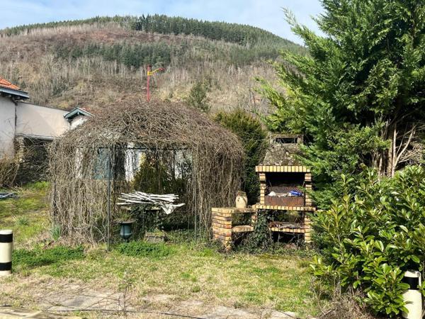 Aveyron grande maison familliale sur terrain clôt