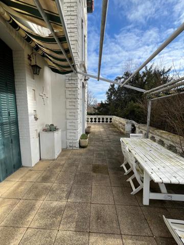 Aveyron grande maison familliale sur terrain clôt