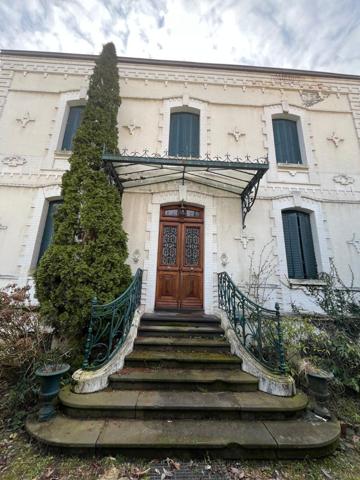 Aveyron grande maison familliale sur terrain clôt