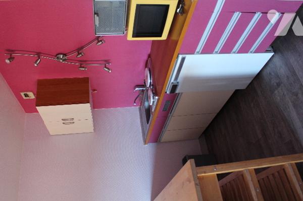 Studio avec une belle vue imprenable, dans une copropriété avec place de parking et une cave