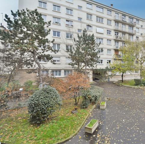 3 pièces 2 chambres 399 000 euros