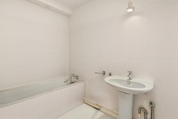 3 pièces 2 chambres 399 000 euros