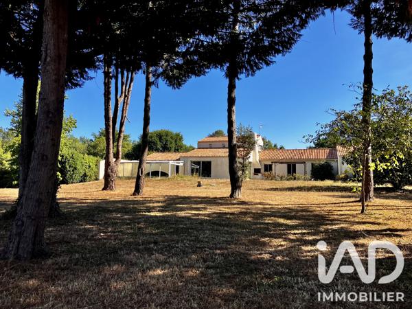 Maison à vendre 11 pièces 276 m² Mareuil-sur-Lay-Dissais