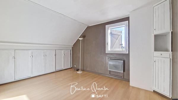 Une maison lumineuse, fonctionnelle et pleine de charme — prête à accueillir votre famille !