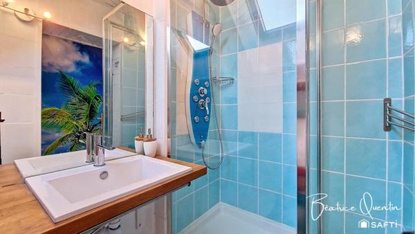 Une maison lumineuse, fonctionnelle et pleine de charme — prête à accueillir votre famille !