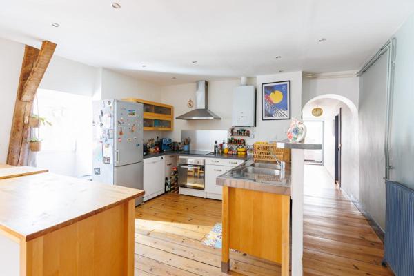 Appartement lumineux de 3 pièces de 89.66 m2 - Orthez centre-ville