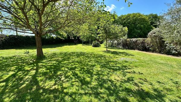 Terrain constructible 9 minutes de Saintes