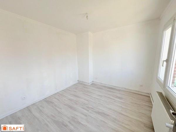 Maison Semi individuelle rénovée avec en plus une  dépendance de 50m² idéale profession libérale