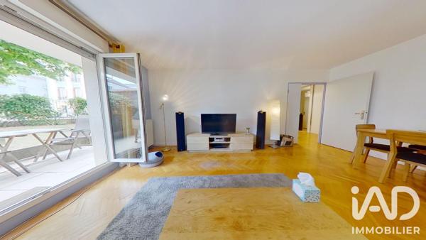 Location appartement 3 pièces 70,11 m² Courbevoie