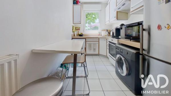 Location appartement 3 pièces 70,11 m² Courbevoie