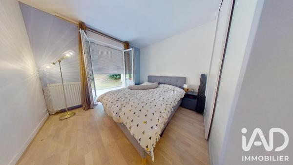 Location appartement 3 pièces 70,11 m² Courbevoie