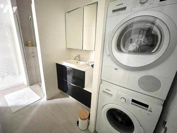 A VENDRE 56 VANNES Le Port, superbe T2 61 m², au 1er étage avec petite vue sur le Port