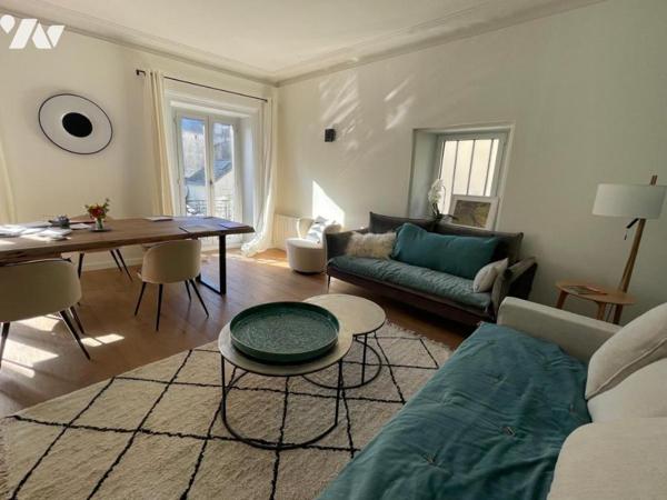 A VENDRE 56 VANNES Le Port, superbe T2 61 m², au 1er étage avec petite vue sur le Port