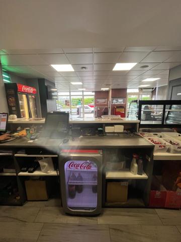 Local visible - proche de gare -potentiel immédiat