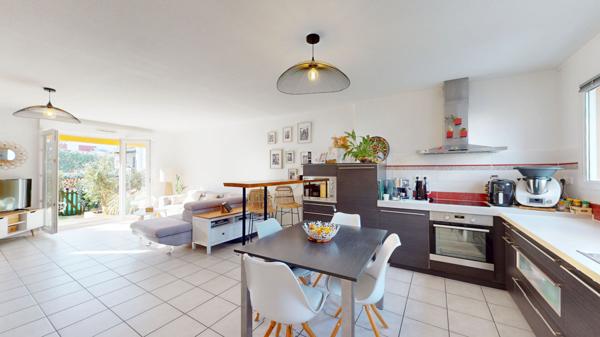 Maison Larressore 4 pièces principales + garage, cave et buanderie 117m² utiles