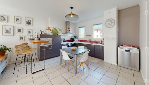 Maison Larressore 4 pièces principales + garage, cave et buanderie 117m² utiles