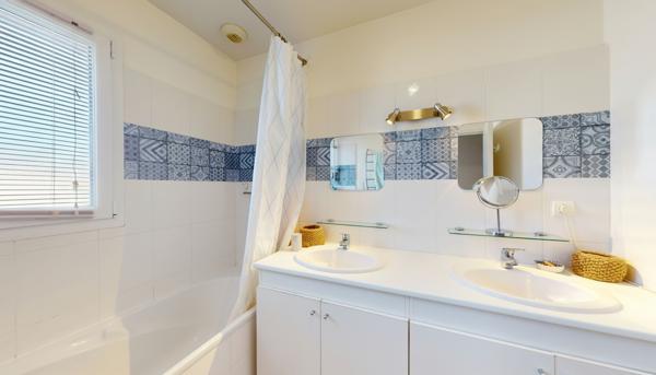 Maison Larressore 4 pièces principales + garage, cave et buanderie 117m² utiles