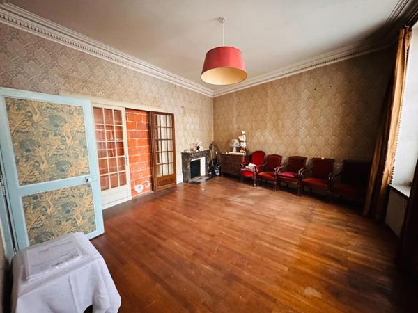 Grande maison familiale dans le centre de Prémery