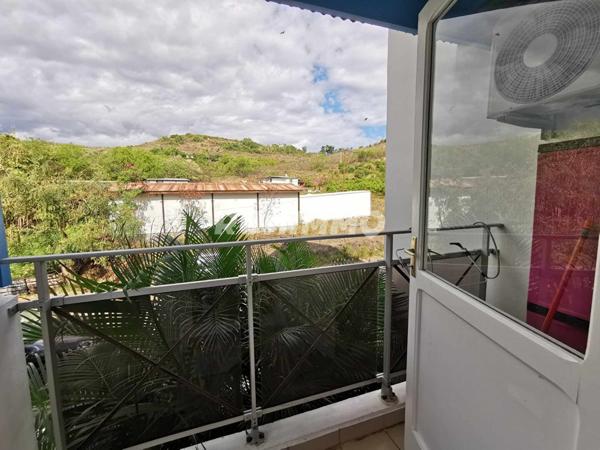 Appartement Saint Gilles Les Bains 4 pièce(s) 90 m2 Nos conseillers vous accompagnent dans votre projet immobilier