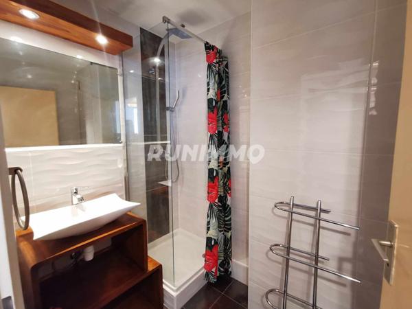 Appartement Saint Gilles Les Bains 4 pièce(s) 90 m2 Nos conseillers vous accompagnent dans votre projet immobilier