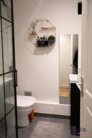 Charmant studio refait a neuf avec mezzanine