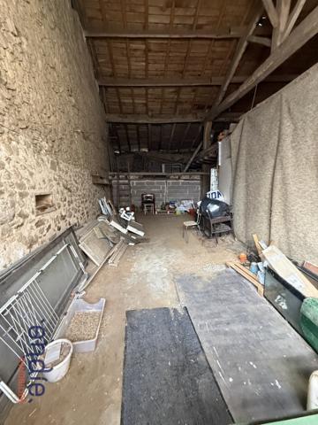 MAISON 3 CHAMBRES GARAGE CAVE ET TERRAIN