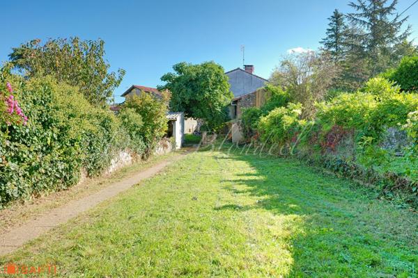 Maison de village. - BRIATEXTE