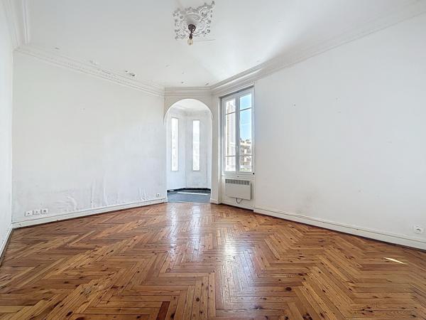 Nice (06100) Secteur Borriglione / Valrose : Grand 2 pièces avec beaucoup de charme !