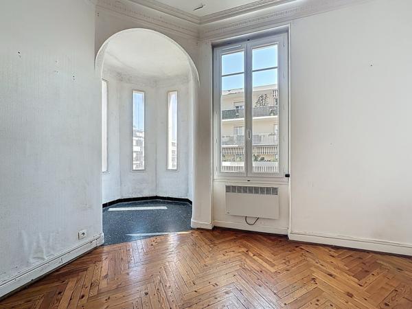 Nice (06100) Secteur Borriglione / Valrose : Grand 2 pièces avec beaucoup de charme !