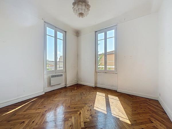 Nice (06100) Secteur Borriglione / Valrose : Grand 2 pièces avec beaucoup de charme !