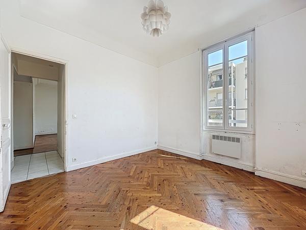 Nice (06100) Secteur Borriglione / Valrose : Grand 2 pièces avec beaucoup de charme !