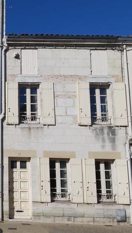 Sainte Foy La Grande, Maison 5 pièces, 123m² habitables, garage, à deux pas de toutes commodités,