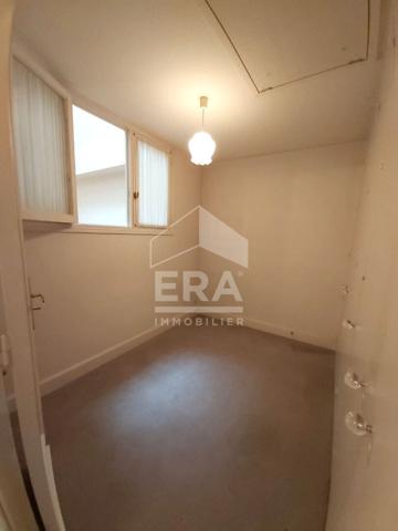 Sainte Foy La Grande, Maison 5 pièces, 123m² habitables, garage, à deux pas de toutes commodités,