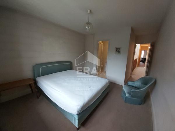 Sainte Foy La Grande, Maison 5 pièces, 123m² habitables, garage, à deux pas de toutes commodités,