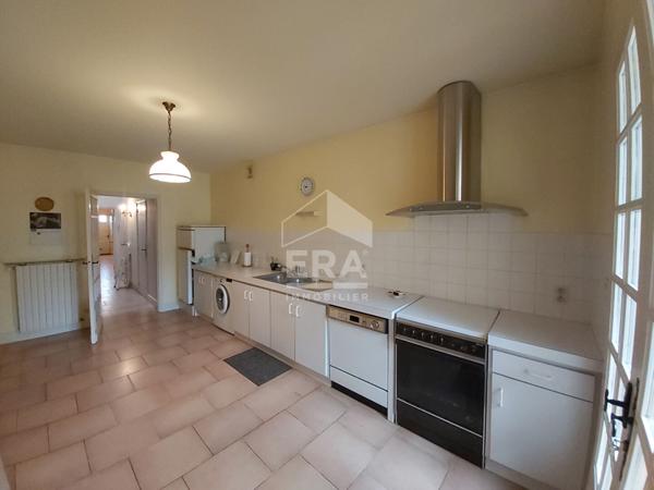 Sainte Foy La Grande, Maison 5 pièces, 123m² habitables, garage, à deux pas de toutes commodités,