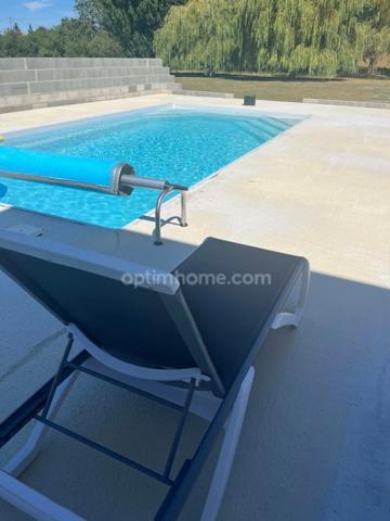 Maison de plus de 220 m² sur terrain de 6 850 m²