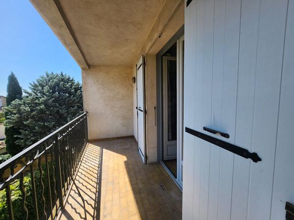 SAINT SATURNIN LES AVIGNON - MAISON A VENDRE DE 83 M² DE SURFACE HABITABLE AVEC TERRASSE ET VUE - GARAGE DE 48 M²