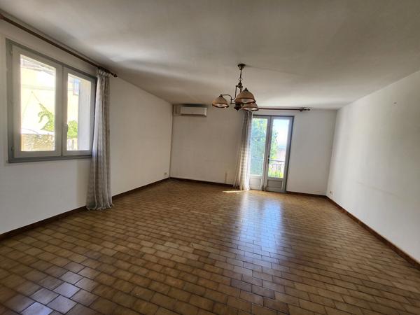 SAINT SATURNIN LES AVIGNON - MAISON A VENDRE DE 83 M² DE SURFACE HABITABLE AVEC TERRASSE ET VUE - GARAGE DE 48 M²