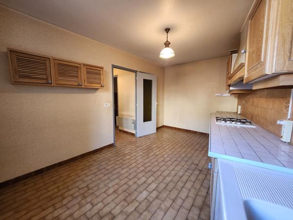 SAINT SATURNIN LES AVIGNON - MAISON A VENDRE DE 83 M² DE SURFACE HABITABLE AVEC TERRASSE ET VUE - GARAGE DE 48 M²